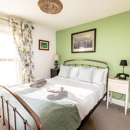 Stylish 2 Bedrooms Cosy & Bright Cottage, Pet Friendly, Sleeps 5, Titchfield Village - Summer Special Offer!! - By Blue Puffin Stays 外观 照片