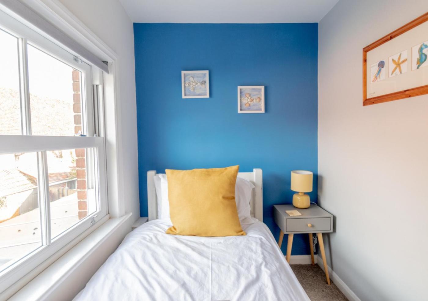 Stylish 2 Bedrooms Cosy & Bright Cottage, Pet Friendly, Sleeps 5, Titchfield Village - Summer Special Offer!! - By Blue Puffin Stays 外观 照片