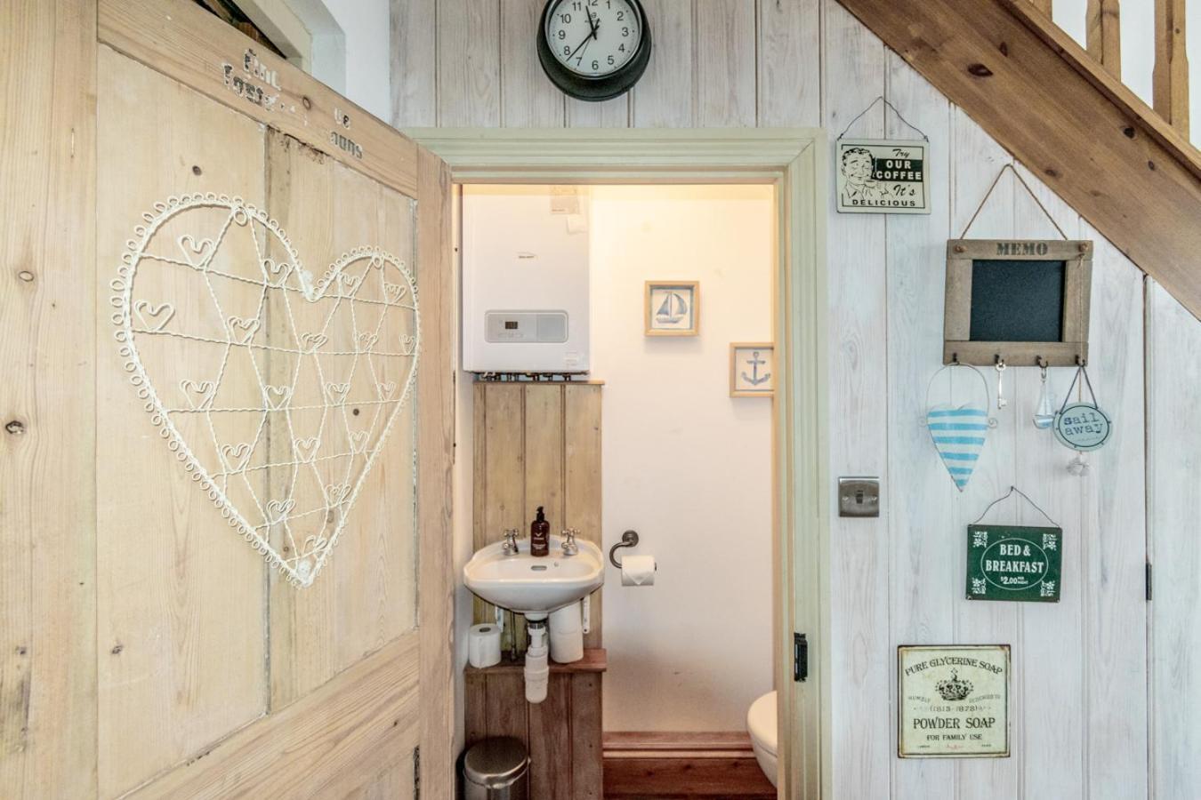 Stylish 2 Bedrooms Cosy & Bright Cottage, Pet Friendly, Sleeps 5, Titchfield Village - Summer Special Offer!! - By Blue Puffin Stays 外观 照片