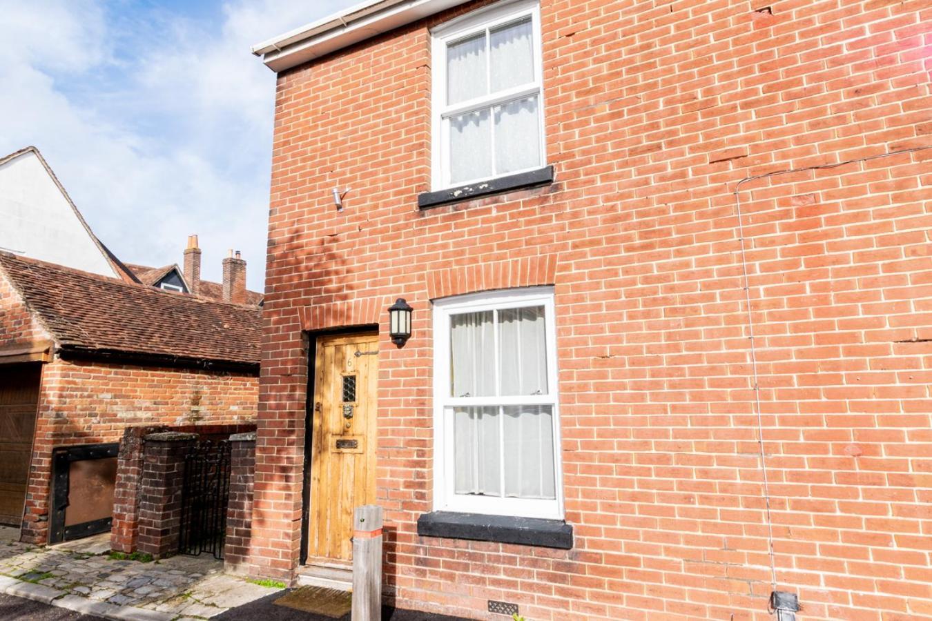 Stylish 2 Bedrooms Cosy & Bright Cottage, Pet Friendly, Sleeps 5, Titchfield Village - Summer Special Offer!! - By Blue Puffin Stays 外观 照片