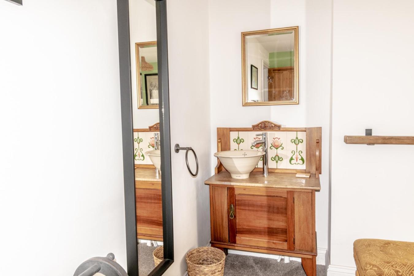 Stylish 2 Bedrooms Cosy & Bright Cottage, Pet Friendly, Sleeps 5, Titchfield Village - Summer Special Offer!! - By Blue Puffin Stays 外观 照片