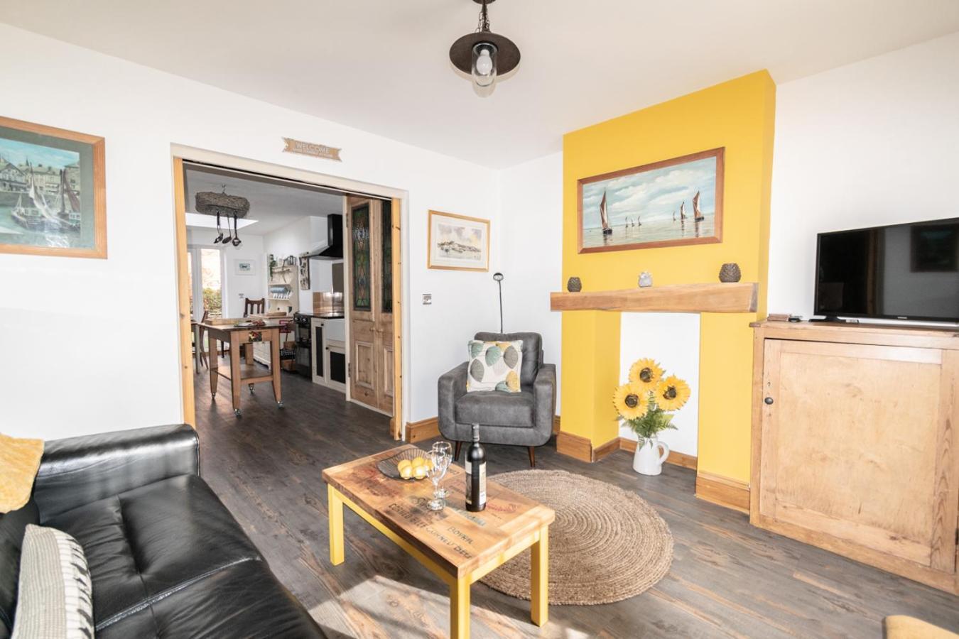 Stylish 2 Bedrooms Cosy & Bright Cottage, Pet Friendly, Sleeps 5, Titchfield Village - Summer Special Offer!! - By Blue Puffin Stays 外观 照片